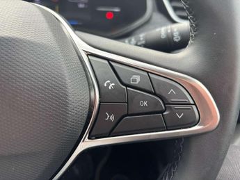 Renault Clio 1.6 E-TECH full hybrid 145 Techno 5dr Auto