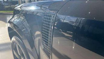 Land Rover Defender 3.0 D300 Hard Top X-Dynamic HSE Auto