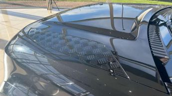 Land Rover Defender 3.0 D300 Hard Top X-Dynamic HSE Auto