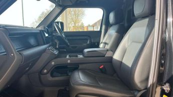 Land Rover Defender 3.0 D300 Hard Top X-Dynamic HSE Auto