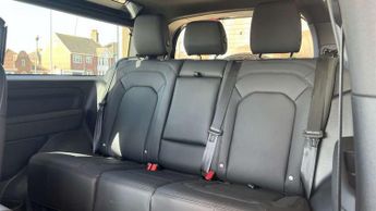 Land Rover Defender 3.0 D250 X-Dynamic SE 90 3dr Auto