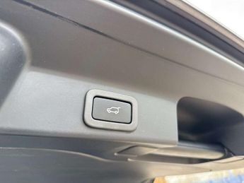 Jaguar F-Pace 2.0 D200 R-Dynamic S 5dr Auto AWD