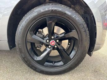 Jaguar F-Pace 2.0 D200 R-Dynamic S 5dr Auto AWD