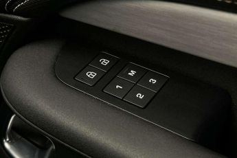 Land Rover Discovery 3.0 D300 R-Dynamic HSE 5dr Auto