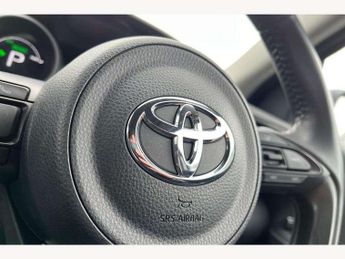 Toyota Yaris 1.5 Hybrid Design 5dr CVT