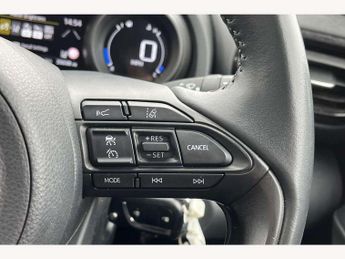 Toyota Yaris 1.5 Hybrid Design 5dr CVT
