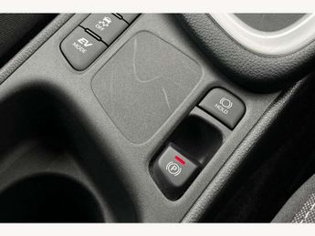 Toyota Yaris 1.5 Hybrid Design 5dr CVT