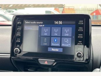 Toyota Yaris 1.5 Hybrid Design 5dr CVT