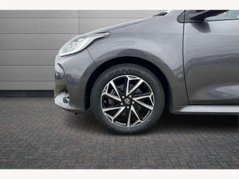 Toyota Yaris 1.5 Hybrid Design 5dr CVT