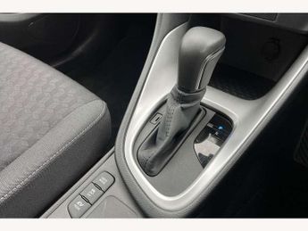 Toyota Yaris 1.5 Hybrid Design 5dr CVT