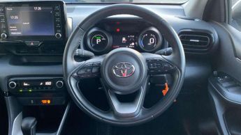 Toyota Yaris 1.5 Hybrid Design 5dr CVT