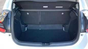 Toyota Yaris 1.5 Hybrid Design 5dr CVT