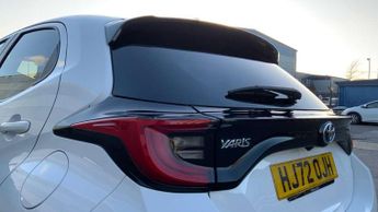 Toyota Yaris 1.5 Hybrid Design 5dr CVT