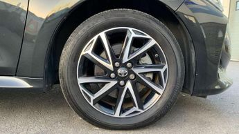 Toyota Yaris 1.5 Hybrid Design 5dr CVT