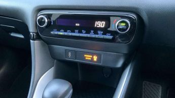 Toyota Yaris 1.5 Hybrid Design 5dr CVT