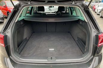 Volkswagen Passat Estate 2.0 TDI EVO SCR SEL 5dr DSG