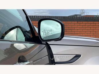 Land Rover Discovery 3.0 D300 R-Dynamic SE 5dr Auto