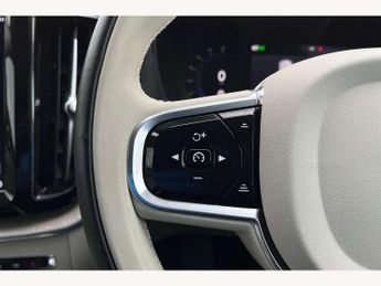 Volvo XC60 2.0 B5P Plus Dark 5dr AWD Geartronic