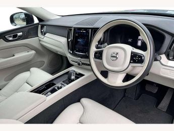 Volvo XC60 2.0 B5P Plus Dark 5dr AWD Geartronic