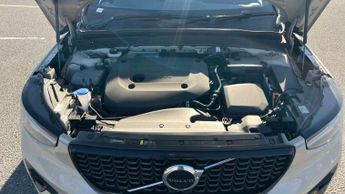Volvo XC40 2.0 B4P Plus Dark 5dr Auto
