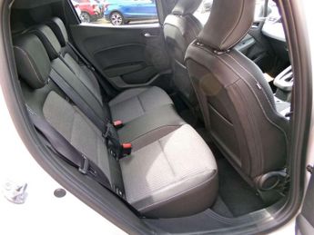 Renault Clio 1.6 E-TECH full hybrid 145 Techno 5dr Auto