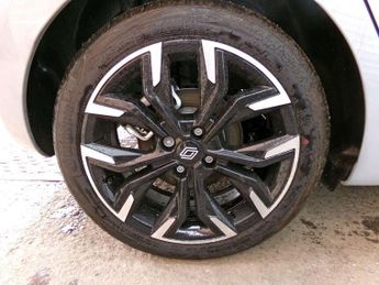 Renault Clio 1.6 E-TECH full hybrid 145 Techno 5dr Auto