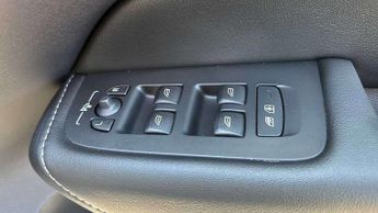 Volvo XC60 2.0 T8 [455] RC PHEV Ultimate Dark 5dr AWD Gtron