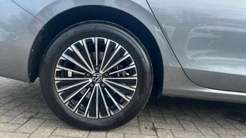 Volkswagen Passat Estate 1.5 TSI eHybrid 272 Elegance 5dr DSG