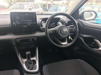 Toyota Yaris 1.5 Hybrid Design 5dr CVT