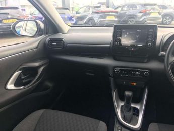Toyota Yaris 1.5 Hybrid Icon 5dr CVT