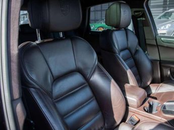 Porsche Macan Turbo 5dr PDK