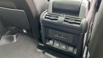 Land Rover Defender 3.0 D300 X-Dynamic HSE 110 5dr Auto