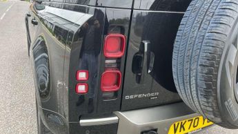 Land Rover Defender 3.0 D300 X-Dynamic HSE 110 5dr Auto