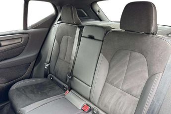 Volvo XC40 2.0 B3P Plus Dark 5dr Auto