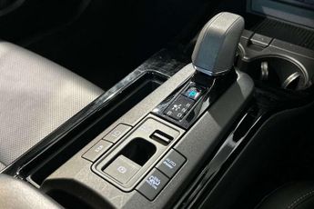 Toyota Prius Plug-In 2.0 PHEV Excel 5dr CVT