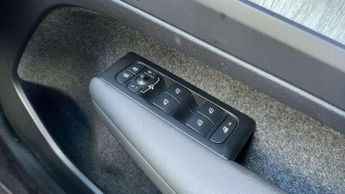 Volvo XC40 2.0 B4P Inscription 5dr AWD Auto