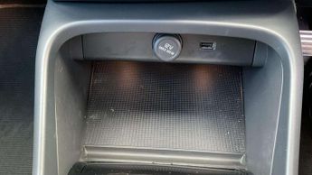 Volvo XC40 1.5 T3 [163] R DESIGN 5dr Geartronic