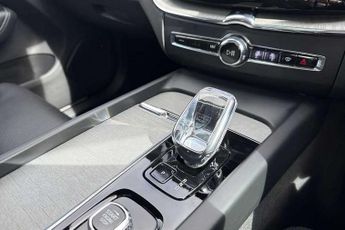 Volvo XC60 2.0 B5P Ultra Dark 5dr AWD Geartronic