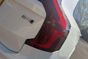 Volvo XC90 2.0 B5P Plus Dark 5dr AWD Geartronic