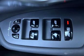 Volvo XC90 2.0 B5P Plus Dark 5dr AWD Geartronic