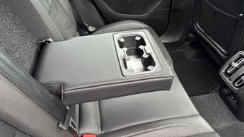 Volvo XC40 2.0 B4P R DESIGN 5dr Auto