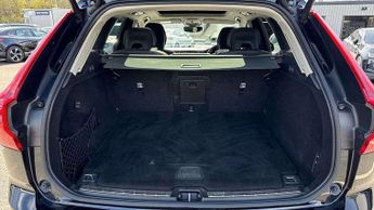 Volvo XC60 2.0 B5P Ultimate Dark 5dr AWD Geartronic