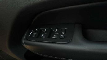 Volvo XC60 2.0 B5P Ultimate Dark 5dr AWD Geartronic