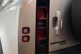 Land Rover Defender 2.0 D240 HSE 110 5dr Auto