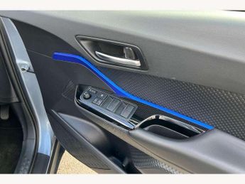 Toyota C-HR 1.8 Hybrid Dynamic 5dr CVT