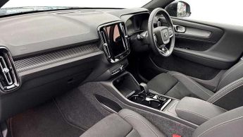 Volvo XC40 2.0 B4P Plus Dark 5dr Auto
