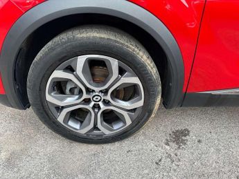 Renault Captur 1.6 E-Tech full hybrid 145 Techno 5dr Auto