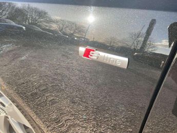 Audi A4 Avant 40 TDI Black Edition 5dr S Tronic