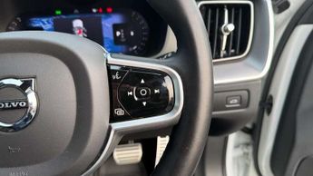 Volvo XC60 2.0 B5P R DESIGN 5dr Geartronic