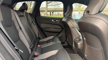 Volvo XC60 2.0 B5P R DESIGN 5dr Geartronic